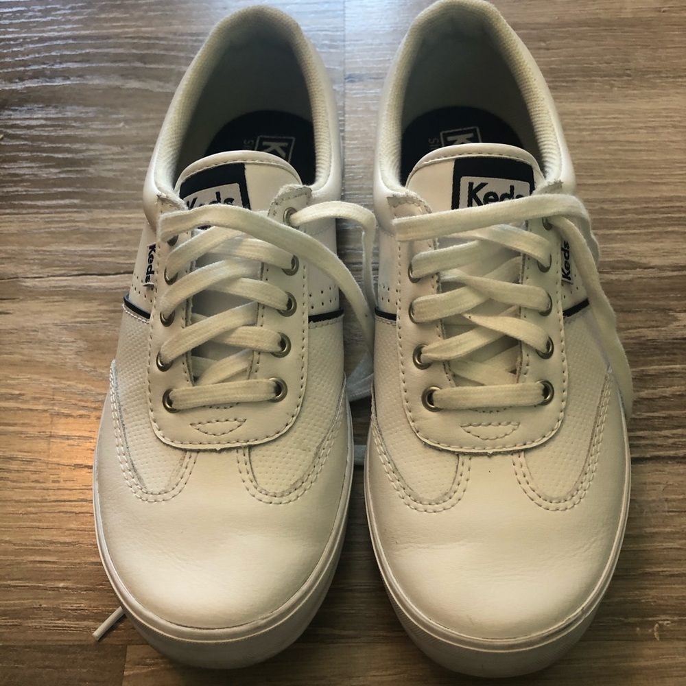 KEDS white tennis shoes. WOMEN size 6